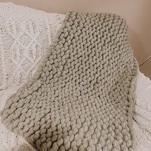 Sage Chunky Knit Blanket